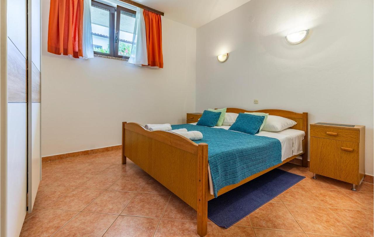 2 Bedroom Stunning Apartment In Rovinj Ngoại thất bức ảnh