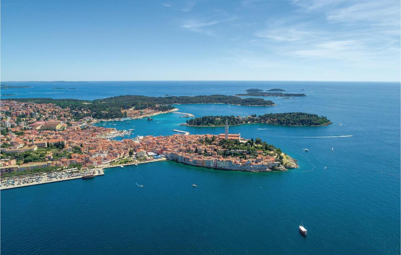 2 Bedroom Stunning Apartment In Rovinj Ngoại thất bức ảnh